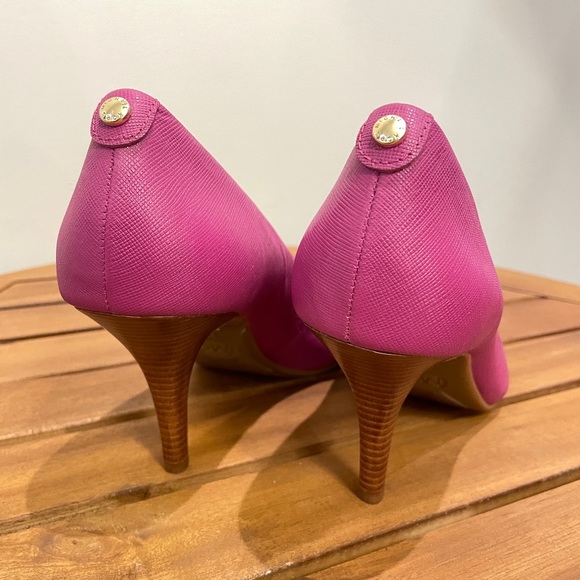 Hot Pink 💅🏻 pump - Picture 2 of 3